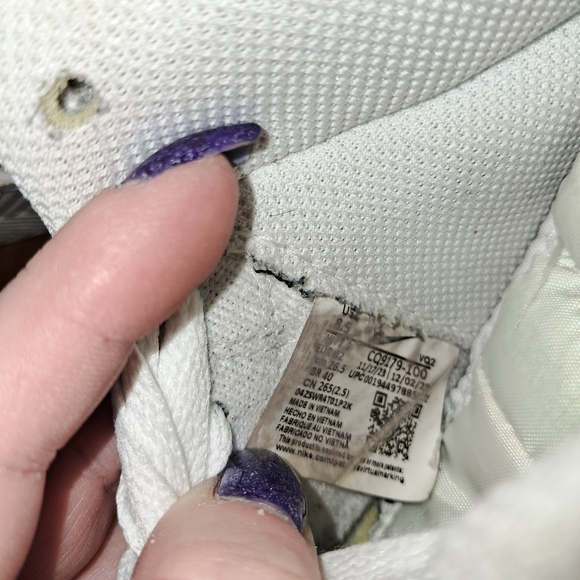 Nike Mens Court Royale 2 Mid Sneakers in White and Black - Picture 8 of 8